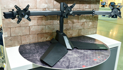 ꡼ No.002Υͥ / XFX֥ɤ3̥ǥץ쥤ɡXFX Triple Display Monitor StandפȤΩƤƤߤ