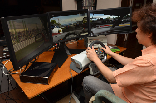 ꡼ No.026Υͥ / XFX֥ɤ3̥ǥץ쥤ɡXFX Triple Display Monitor StandפȤΩƤƤߤ