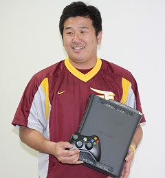 画像ギャラリー No.003のサムネイル画像 / 「Xbox 特命課」がマウンドに立つ。楽天対巨人戦にて「Xboxナイター」を実施