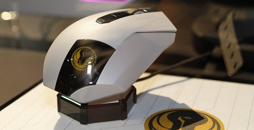 ꡼ No.009Υͥ / E3 2011RazerStar Wars: The Old RepublicפȤΥåʤо졣Star WarsͤΥޥ䥭ܡɤ򻣱ƤƤ