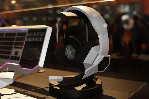 ꡼ No.014Υͥ / E3 2011RazerStar Wars: The Old RepublicפȤΥåʤо졣Star WarsͤΥޥ䥭ܡɤ򻣱ƤƤ