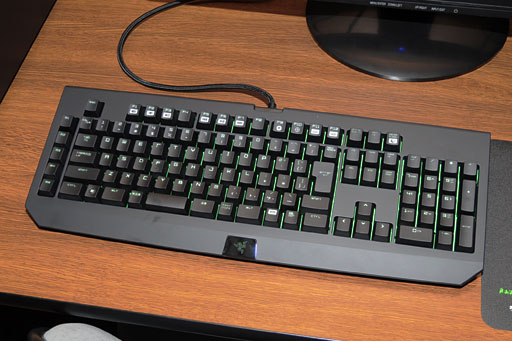 画像ギャラリー No.008のサムネイル画像 / Razer,液晶タッチパッド搭載のキーボード「DeathStalker Ultimate」を国内初公開。その特徴をムービーで紹介してみる