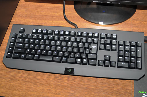 画像ギャラリー No.009のサムネイル画像 / Razer,液晶タッチパッド搭載のキーボード「DeathStalker Ultimate」を国内初公開。その特徴をムービーで紹介してみる