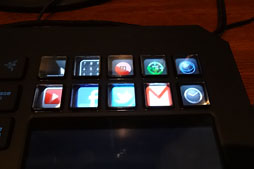 画像ギャラリー No.012のサムネイル画像 / Razer,液晶タッチパッド搭載のキーボード「DeathStalker Ultimate」を国内初公開。その特徴をムービーで紹介してみる