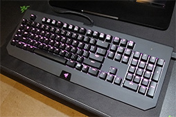 画像ギャラリー No.004のサムネイル画像 / 今度の「BlackWidow」「DeathAdder」「Kraken 7.1」は好みの色で光る。Razerの「Chroma」シリーズ3製品が10月31日に国内発売決定