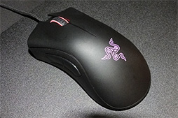 画像ギャラリー No.021のサムネイル画像 / 今度の「BlackWidow」「DeathAdder」「Kraken 7.1」は好みの色で光る。Razerの「Chroma」シリーズ3製品が10月31日に国内発売決定