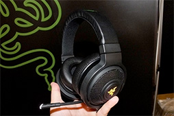 画像ギャラリー No.026のサムネイル画像 / 今度の「BlackWidow」「DeathAdder」「Kraken 7.1」は好みの色で光る。Razerの「Chroma」シリーズ3製品が10月31日に国内発売決定