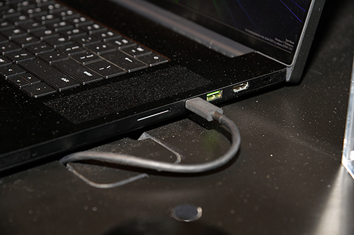꡼ No.003Υͥ / Thunderbolt 5ܤΡRazer Blade 18פ4K3̤ǤΥץ쥤ǽˡ CES 2024Razer֡ݡ
