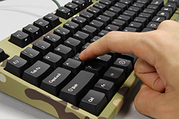 画像ギャラリー No.011のサムネイル画像 / FILCOの「Majestouch 2 Camouflage」から,茶軸・テンキーレス・日本語配列キーボードを試す。このシリーズはメカニカルの決定版だ