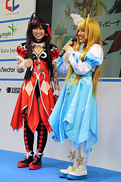 画像ギャラリー No.007のサムネイル画像 / 「ルーセントハート」「DIVINA」「Web 恋姫†夢想」のコスプレイヤーとドキドキのミニゲームを。「秋葉原PCゲームフェスタ」のガマニアステージをレポート