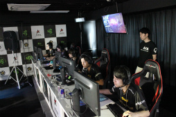 画像ギャラリー No.011のサムネイル画像 / 「AVA」前期王者の座を掴んだのは「Rapid7」。新モード「EXD」の実装も明かされた「AVARCT2018 前期オフライン決定戦」レポート