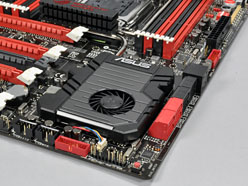 画像ギャラリー No.017のサムネイル画像 / 「Sandy Bridge-E」はまもなく登場? ゲーマー向けX79マザーボード「Rampage IV Extreme」を写真で見る
