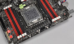 画像ギャラリー No.020のサムネイル画像 / 「Sandy Bridge-E」はまもなく登場? ゲーマー向けX79マザーボード「Rampage IV Extreme」を写真で見る