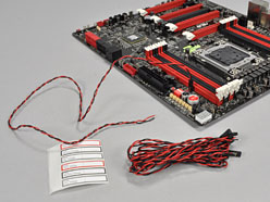 画像ギャラリー No.031のサムネイル画像 / 「Sandy Bridge-E」はまもなく登場? ゲーマー向けX79マザーボード「Rampage IV Extreme」を写真で見る