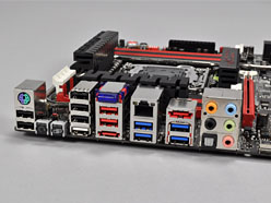 画像ギャラリー No.036のサムネイル画像 / 「Sandy Bridge-E」はまもなく登場? ゲーマー向けX79マザーボード「Rampage IV Extreme」を写真で見る