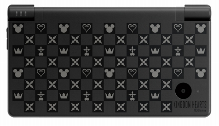 画像集#001のサムネイル/「KINGDOM HEARTS 358/2Days」の発売日が5月30日に決定! ニンテンドーDSi同梱版のデザインも公開