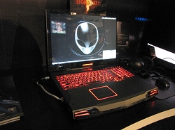 ꡼ No.002Υͥ / TGS 2009ǽ⹽¤˹롣ͽ۰ʾ˥ФäAlienwareΥޡPC