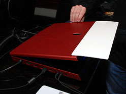 ꡼ No.005Υͥ / PRAlienwareǯƬ饨󥸥M17xפοǥϡեHD120HzվǽǡPS3Xbox 360ΥɽǤ