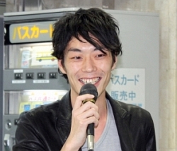 画像ギャラリー No.006のサムネイル画像 / ヨドバシカメラ マルチメディア横浜にスペランカーが来店!? 開発者による裏話も飛び出したPS3「3Dドットゲームヒーローズ」記念式典をレポート