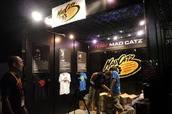 ꡼ No.002Υͥ / TGS 2011ϥޥȤɤΥեȥå󤬳Ť줿Mad Catz֡ꥲȤоʡˤΥեȥݡȤǺ