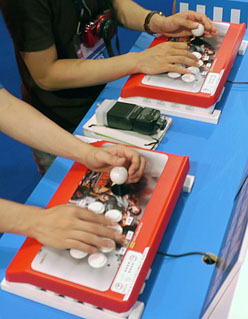 ꡼ No.008Υͥ / TGS 2011ϥޥȤɤΥեȥå󤬳Ť줿Mad Catz֡ꥲȤоʡˤΥեȥݡȤǺ