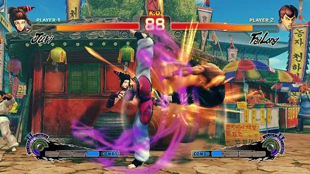 画像ギャラリー No.001のサムネイル画像 / 日本各地で開かれる「スーパーストリートファイターIV」の店頭体験会に急げ。そこで“油まみれの親父”と“キツめなテコンドー美女”の技を体験するんだ