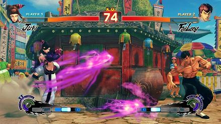 画像ギャラリー No.005のサムネイル画像 / 日本各地で開かれる「スーパーストリートファイターIV」の店頭体験会に急げ。そこで“油まみれの親父”と“キツめなテコンドー美女”の技を体験するんだ