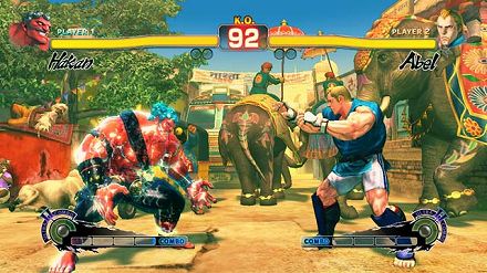 画像ギャラリー No.021のサムネイル画像 / 日本各地で開かれる「スーパーストリートファイターIV」の店頭体験会に急げ。そこで“油まみれの親父”と“キツめなテコンドー美女”の技を体験するんだ