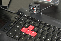 ꡼ No.016Υͥ / ThermaltakeΥޡ֥ɡTt eSPORTSôԤʹά̡ץޡѤ2饤ʥåפǾ