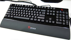꡼ No.017Υͥ / ThermaltakeΥޡ֥ɡTt eSPORTSôԤʹά̡ץޡѤ2饤ʥåפǾ