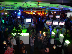 ꡼ No.002Υͥ / E3 2011ϥ꡼Xbox 360ǿȥ˿줿Microsoft쥻ץͤϤꤪϤ