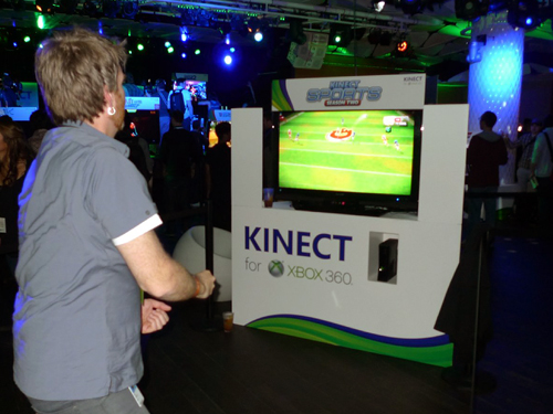 ꡼ No.007Υͥ / E3 2011ϥ꡼Xbox 360ǿȥ˿줿Microsoft쥻ץͤϤꤪϤ