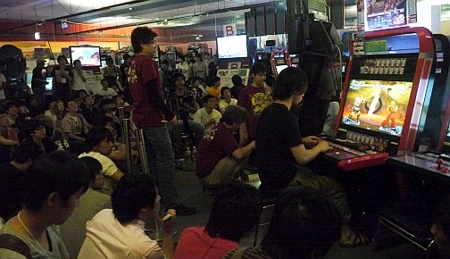 画像ギャラリー No.010のサムネイル画像 / “2D神”マゴ,ここに復活。「スパIV AE Ver.2012」のロケテストも開催された「スパIV AE X 闘劇【夏の陣】」イベントレポートを掲載