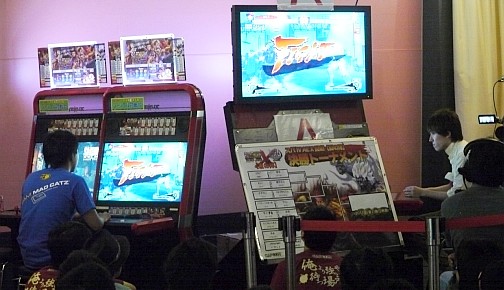 画像ギャラリー No.011のサムネイル画像 / “2D神”マゴ,ここに復活。「スパIV AE Ver.2012」のロケテストも開催された「スパIV AE X 闘劇【夏の陣】」イベントレポートを掲載