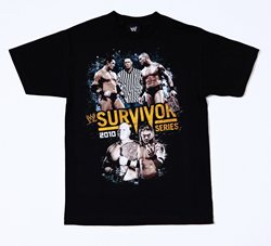 画像ギャラリー No.002のサムネイル画像 / WWEファン垂涎!「WWE SmackDown vs. Raw 2011」早期購入者特典は日本未発売の「サバイバーシリーズ」公式Tシャツだ