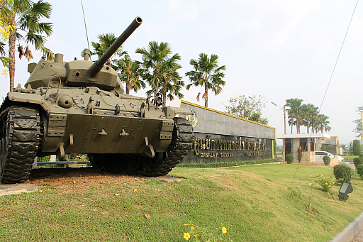 ���������꡼ No.001�Υ���ͥ������ / ��޼�����֥Ϲ��強����ưˤ�ʤɵ��Ť�Ÿ��ʪ�����륿���η������ϡ�Adisorn Camp�ץ�ݡ���