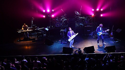 画像ギャラリー No.033のサムネイル画像 / ZUNTATA,12年ぶりの単独ライブ。Ver.Up「Unlock A」の情報も公開された「ダライアスバースト AC」ライブ&開発者トークショーレポート