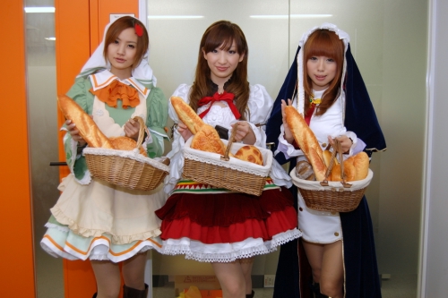 画像ギャラリー No.042のサムネイル画像 / ウィンダリア島から魔法のパン屋の3人娘が4Gamer編集部に配達に来ちゃったので,「シャイニング・ハーツ」の“魔法のパン”システムを詳しく紹介しようの巻