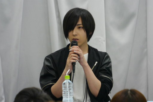 画像ギャラリー No.004のサムネイル画像 / 蒼井翔太さんが舞台裏のエピソードを明かした「舞台『ファンタシースターオンライン2 -ON STAGE-』発売記念トーク&お渡し会」レポート