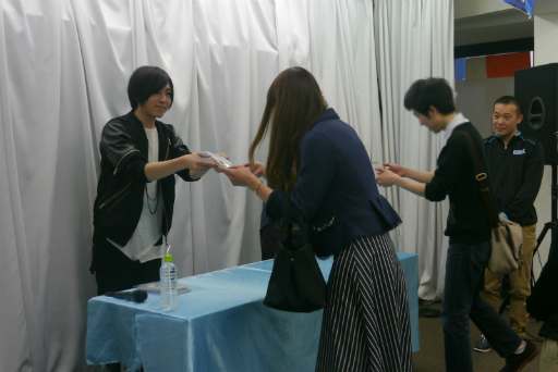 画像ギャラリー No.012のサムネイル画像 / 蒼井翔太さんが舞台裏のエピソードを明かした「舞台『ファンタシースターオンライン2 -ON STAGE-』発売記念トーク&お渡し会」レポート