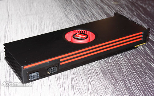 画像ギャラリー No.005のサムネイル画像 / AMD,「Radeon HD 6990」の実機をシンガポールのイベントで披露