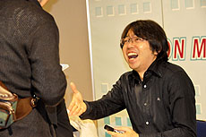 画像ギャラリー No.012のサムネイル画像 / 「仲間を求めて」「ビッグブリッヂの死闘」といった人気楽曲も披露された,植松伸夫さんと中山博之さん出演のFF音楽CD発売記念イベントをレポート