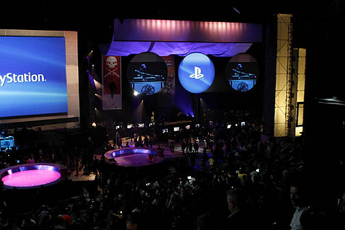 ꡼ No.053Υͥ / E3 2011ϡPlayStation Vitaפ򤵤ääƤߤ 꿴ϤͭELѥͥθ䤹Ϥˡ Unchartedפʤɷ5ȥΥץåȶˤäĤݡ