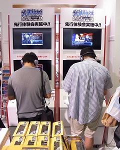 画像ギャラリー No.016のサムネイル画像 / 「武装神姫」5周年! コナミスタイル東京ミッドタウン店で行われた鳥山プロデューサー1日店長イベントの大盛況ぶりをレポート