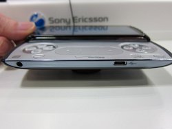 ꡼ No.003Υͥ / GDC 2011ϱΥץ쥹ƷӡXperia PLAYפGDCΥݤǿäƤߤ