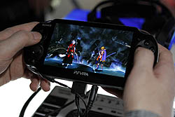 ꡼ No.011Υͥ / E3 2011PS VitaѡBLAZBLUE CONTINUUM SHIFT II PLUSʲˡפΥǥǤE3θץ쥤ʼʳƮ򤤤ĤǤɤǤ