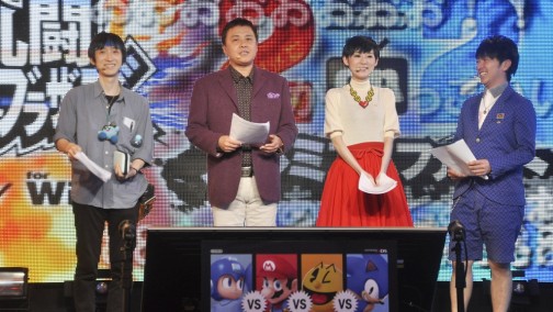 画像集#002のサムネイル/全16チームで頂点が争われた「大乱闘スマッシュブラザーズ 2on2プレミアムファイト」決勝トーナメント。桜井政博氏も登場して会場は大盛り上がり