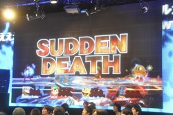 画像集#019のサムネイル/全16チームで頂点が争われた「大乱闘スマッシュブラザーズ 2on2プレミアムファイト」決勝トーナメント。桜井政博氏も登場して会場は大盛り上がり