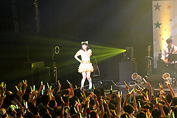 画像ギャラリー No.008のサムネイル画像 / 全国ツアーの開幕を告げるアイマス8周年記念ライブ,「THE IDOLM@STER 8th ANNIVERSARY HOP!STEP!!FESTIV@L!!! @NAGOYA0707」レポート