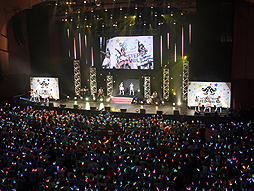 画像ギャラリー No.002のサムネイル画像 / 赤羽根健治氏もサプライズ出演した「THE IDOLM@STER 8th ANNIVERSARY HOP!STEP!!FESTIV@L!!!」横浜公演の模様をレポート